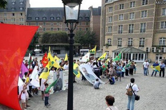 Hollanda'dan PKK etkinliğine izin