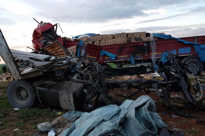 Du TIR li hev qelibîn: 2 mirî