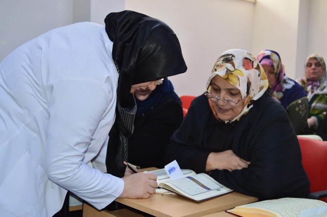 "Tüm gençlere tavsiyemiz Kur'an'ı öğrensinler"