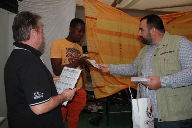 Avrupa Yetim-Der'den Almanya’daki mültecilere yardım