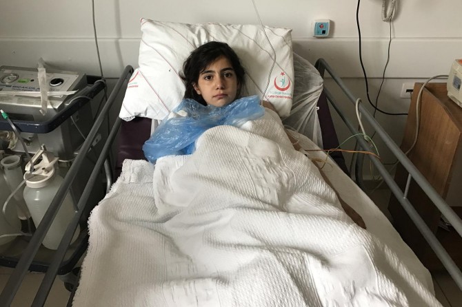 Akrebin soktuğu küçük kız hastanelik oldu