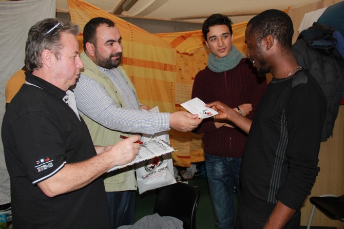 Yetîm-Dera Ewrûpayê ji penaberên li Almanyayê re alîkarî kir