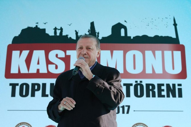 “Pergal bi xwe dê serokên xwe perwerde bike”