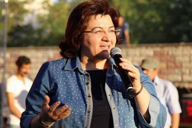Emine Ayna gözaltına alındı
