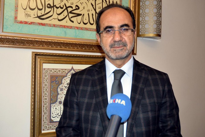 Yaşlılarımıza evimizin başköşesinde yer vermeliyiz