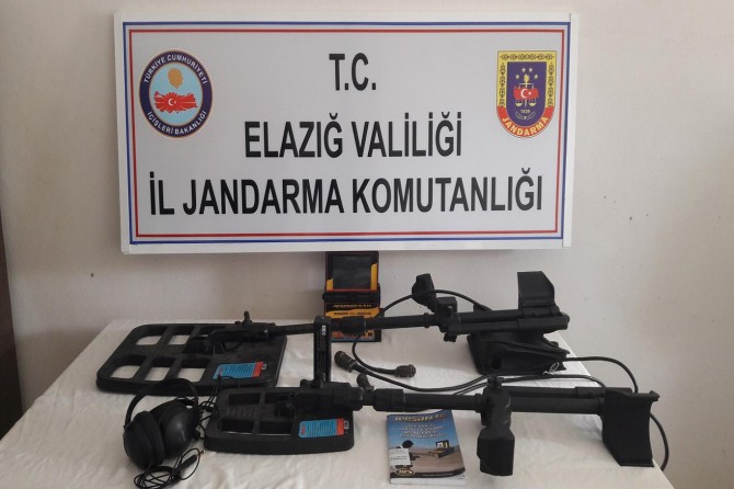 Elazığ Baskil'de dedektörle arama yapan 7 kişi yakalandı