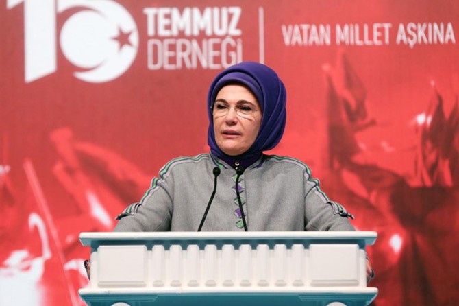 Milletimiz darbeye geçit vermedi