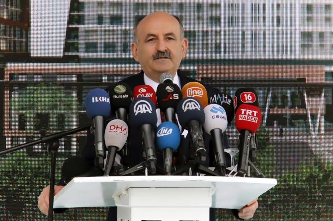 "Yönetim yanlışlıkları nedeniyle dünyayla yarışta geri kaldık"