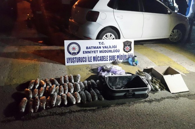 Batman'da uyuşturucu ticaret yapan 3 kişi tutuklandı