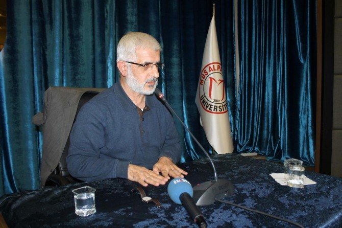 "Hz. Peygamber şahsiyetli bir toplum oluşturmak için mücadele etmiştir"