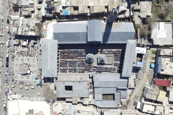 Porticos found in Diyarbakır Grand Mosque belonging to the Roman period