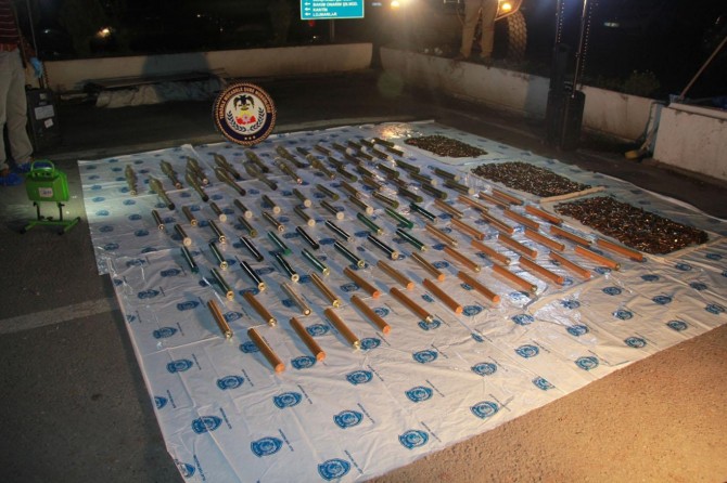 Sur 'da anti tank roketatar mühimmatı ele geçirildi