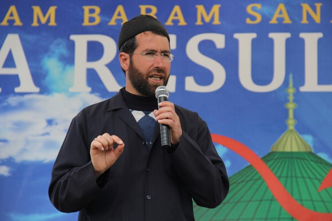 "Birbirimizi sevmesek nasıl peygamberin karşısına çıkacağız?"