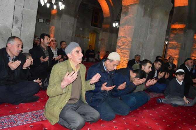 Regaib Kandili Bitlis’te ihya edildi