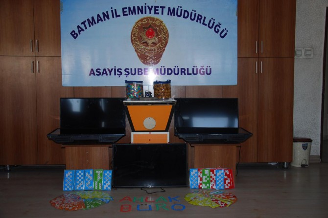 Kumar oynayan 68 kişiye para cezası verildi