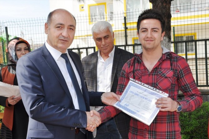 Batman’da başarılı usta ve kalfalara belgeleri törenle verildi