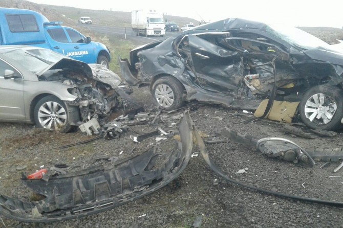 Li ser Rêbeja Diyarbekir-Rihayê qeza: 2 mirî 4 birîndar