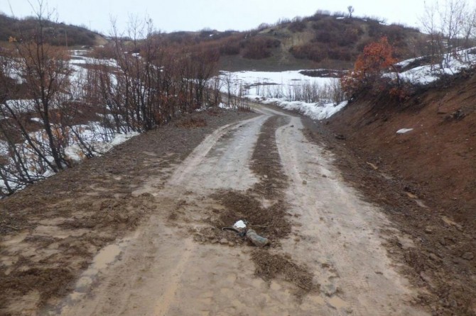 Yola tuzaklanan patlayıcı imha edildi