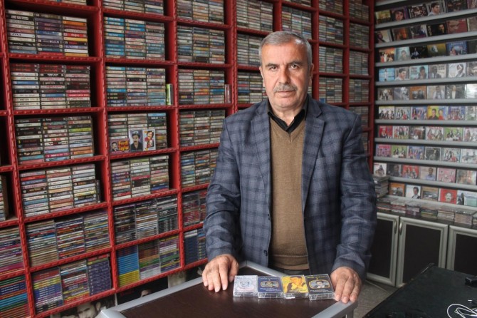 Dengbej kültürünü kasetlerde yaşatıyor