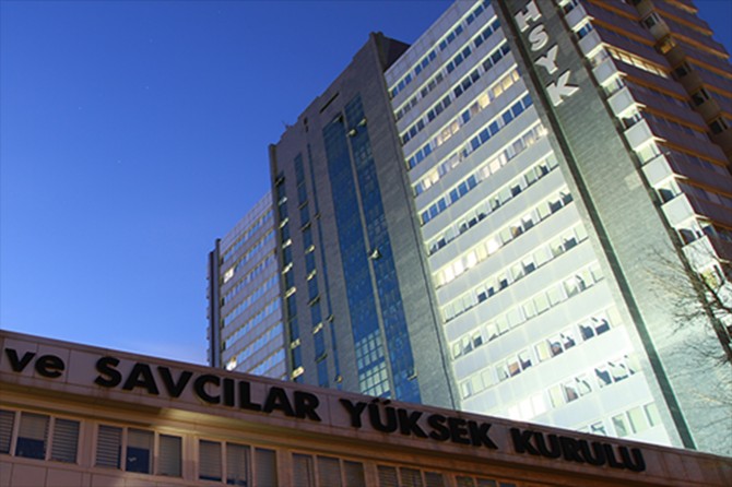 Lijneya mehkemê ya li doza saziya medyaya FETO dinêrt ji wezîfê hat dûrxistin