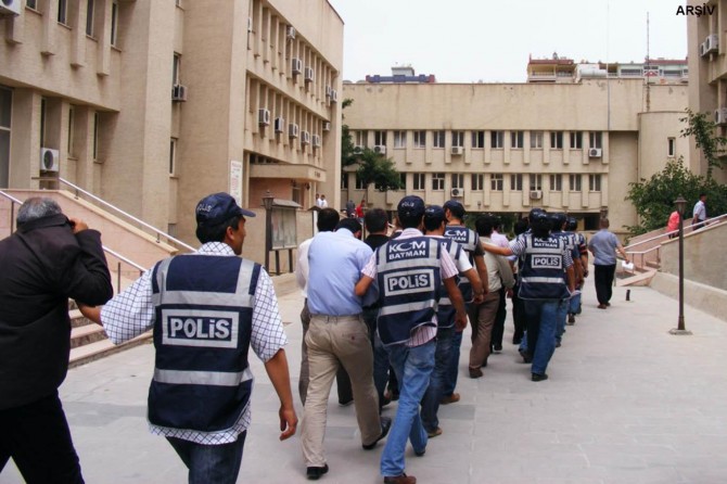 Batman'da FETÖ operasyonu: 25 gözaltı