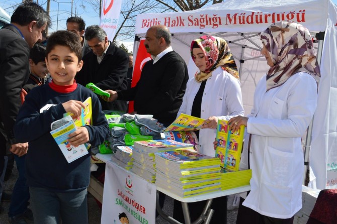 Öğrencilere diş fırçası dağıtıldı