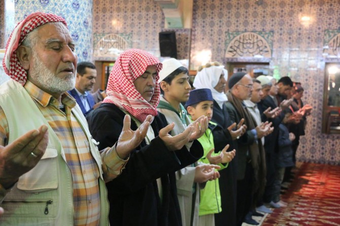 "Zalimler Müslümanların dağınıklığından cesaret alıyor"