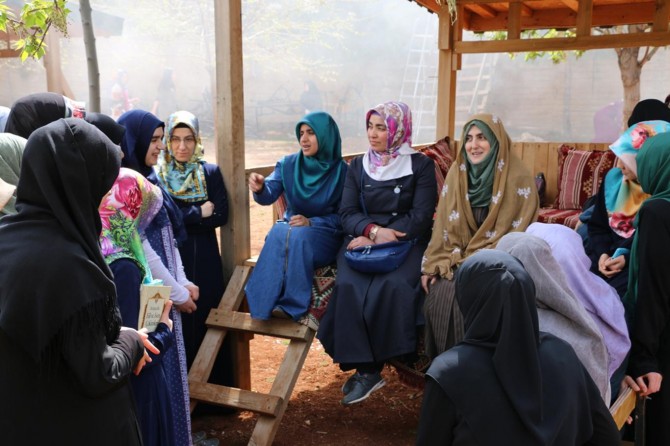 Kur'an kursu öğrencilerine piknik düzenledi