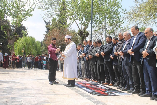 İdlip'te hayatını kaybedenler için gıyabi cenaze namazı kılındı