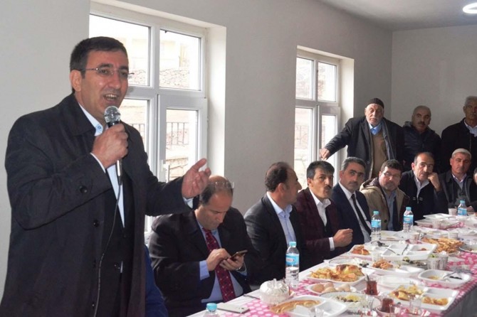 "Yeryüzünde adaletsizlikler olduğu sürece sıkıntılar bitmez"