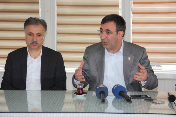 "Darbeleri üreten ortamları bertaraf etmek gerek"