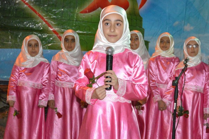 "Hz Muhammed’i örnek almak zorundayız"