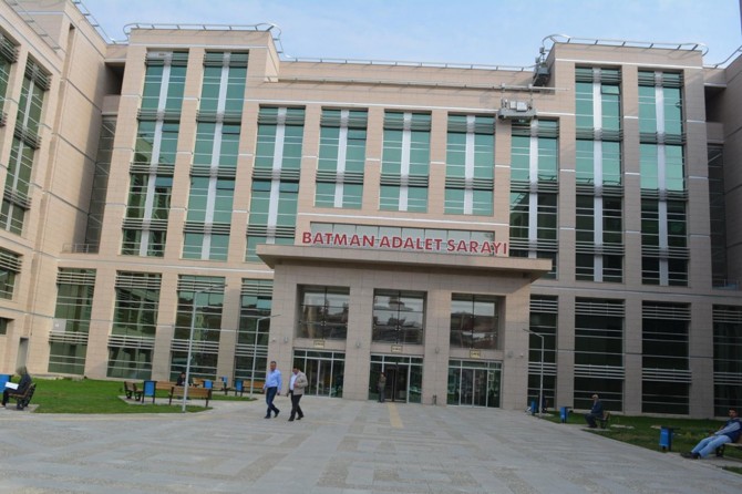 Batman'da 3 şüpheli FETÖ'den tutuklandı