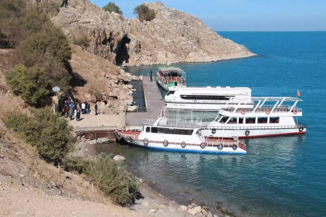 Van gölünde "Mavi Yolculuk" başlıyor