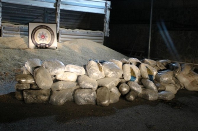 Diyarbakır’da 2 ton 600 kilo uyuşturucu ele geçirildi