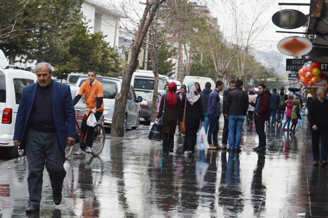 Bitlisliler referandumla ilgili görüş ve beklentilerini İLKHA’ya anlattı