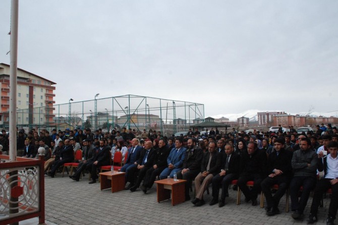 Ağrı Endüstri Meslek Lisesi'nde Kutlu Doğum programı düzenlendi