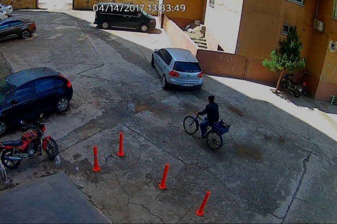 Bisiklet hırsızı kameraya yakalandı
