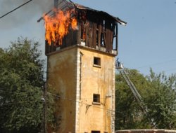 Batman'ın Sembolü Haline Gelen Su Kulesi Yandı
