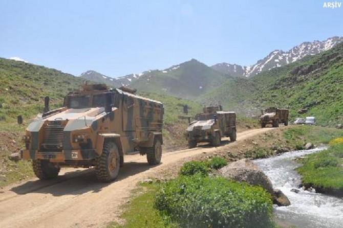 Uçurumdan düşen binbaşı ve uzman çavuş hayatını kaybetti