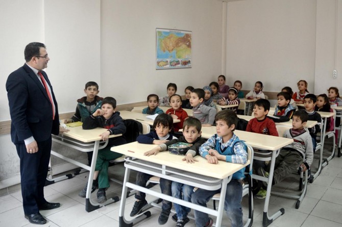 Zarokên Sûriyeyî Qurana Pîroz hîn dibin