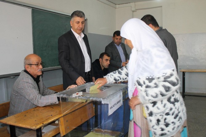 Şırnak’ta oy verme işlemi başladı