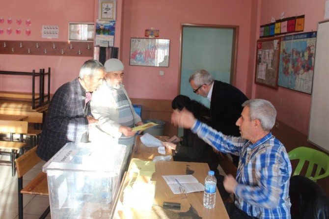 Adıyaman'da oy verme işlemi başladı