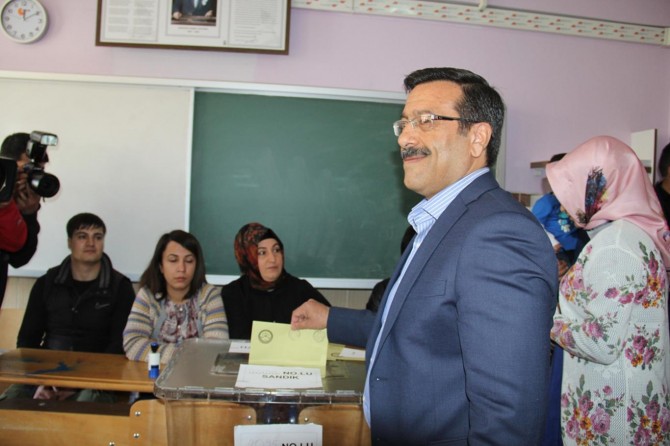 Diyarbakır Büyükşehir Belediye Başkanı oyunu kullandı