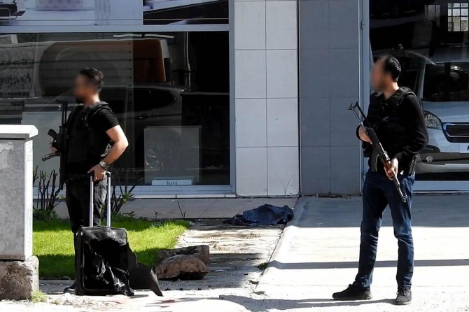 Küçük çocuğun bıraktığı şüpheli valiz fünye ile patlatıldı