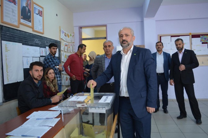 "Referandum yeni bir anayasa hazırlanmasına vesile olsun"