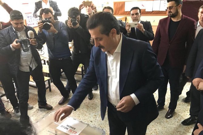 Şanlıurfa'da bulunan milletvekilleri sandık başına gitti