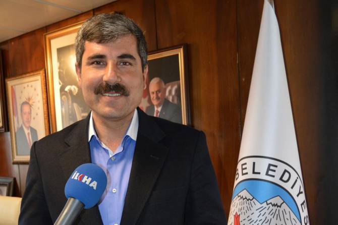 “Êdî dê di goşeyên otêlan de bi ûsula bazarê hikûmet neyên damizrandin”