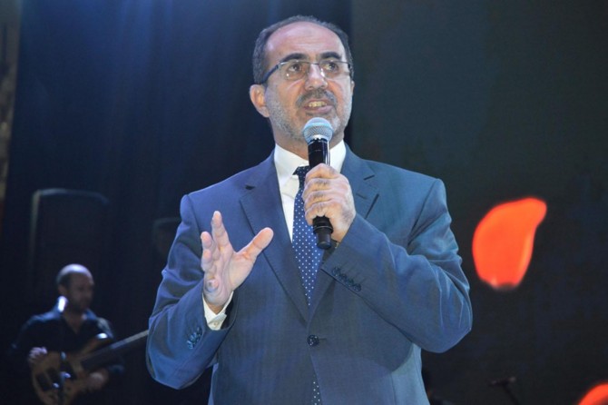 "Cennetin yolu sevgiden ve merhametten geçer"