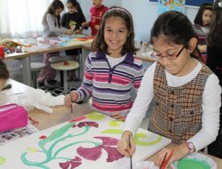 Veliler Tedirginliklerini Çocuklarına Yansıtmamalı